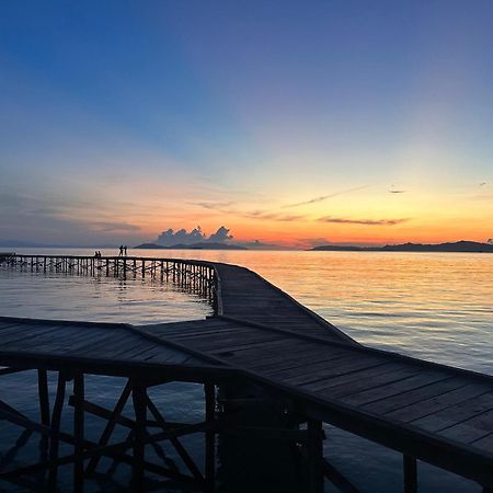 Vogelkopf Resort Tapokreng 外观 照片