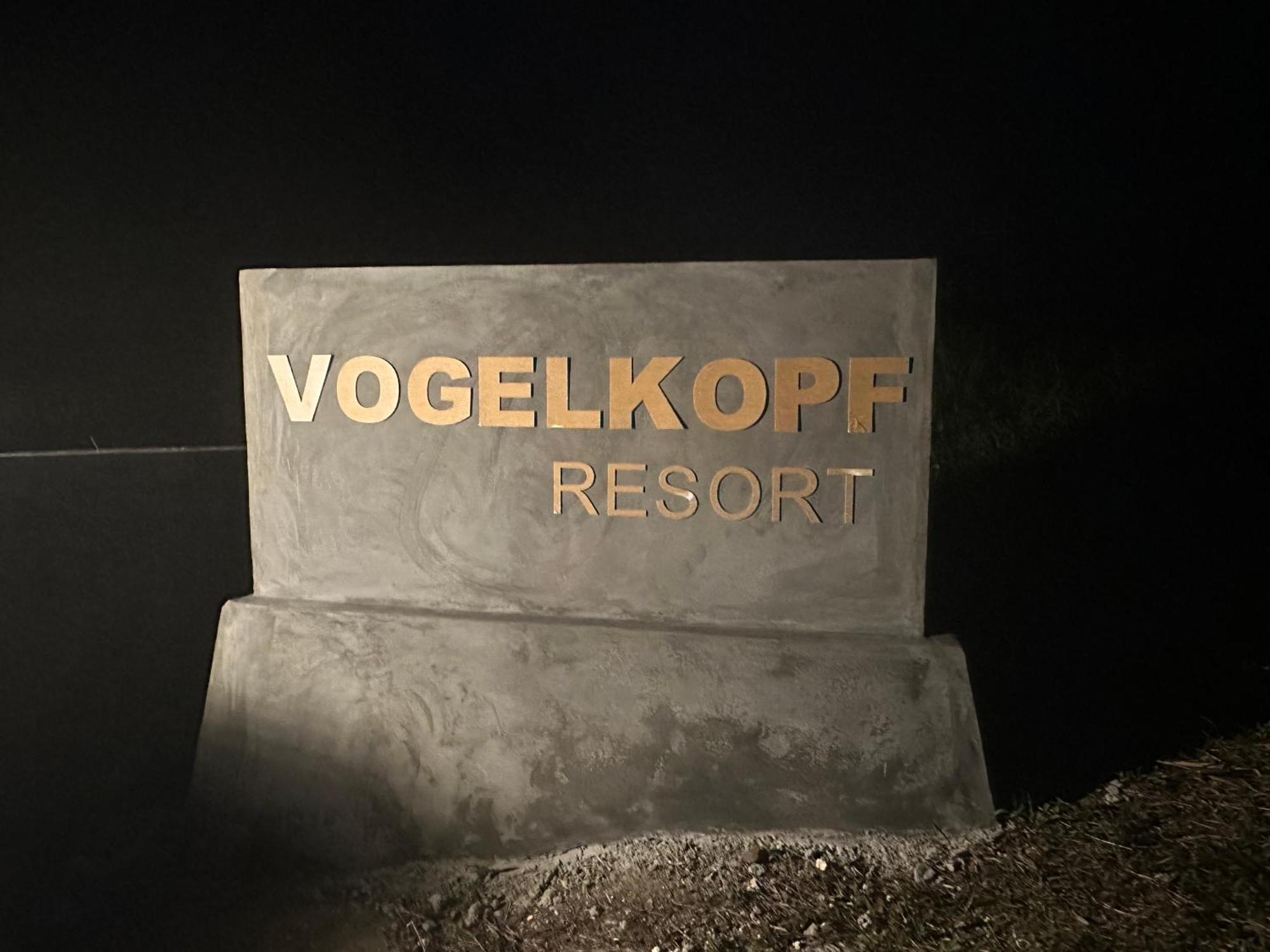 Vogelkopf Resort Tapokreng 外观 照片