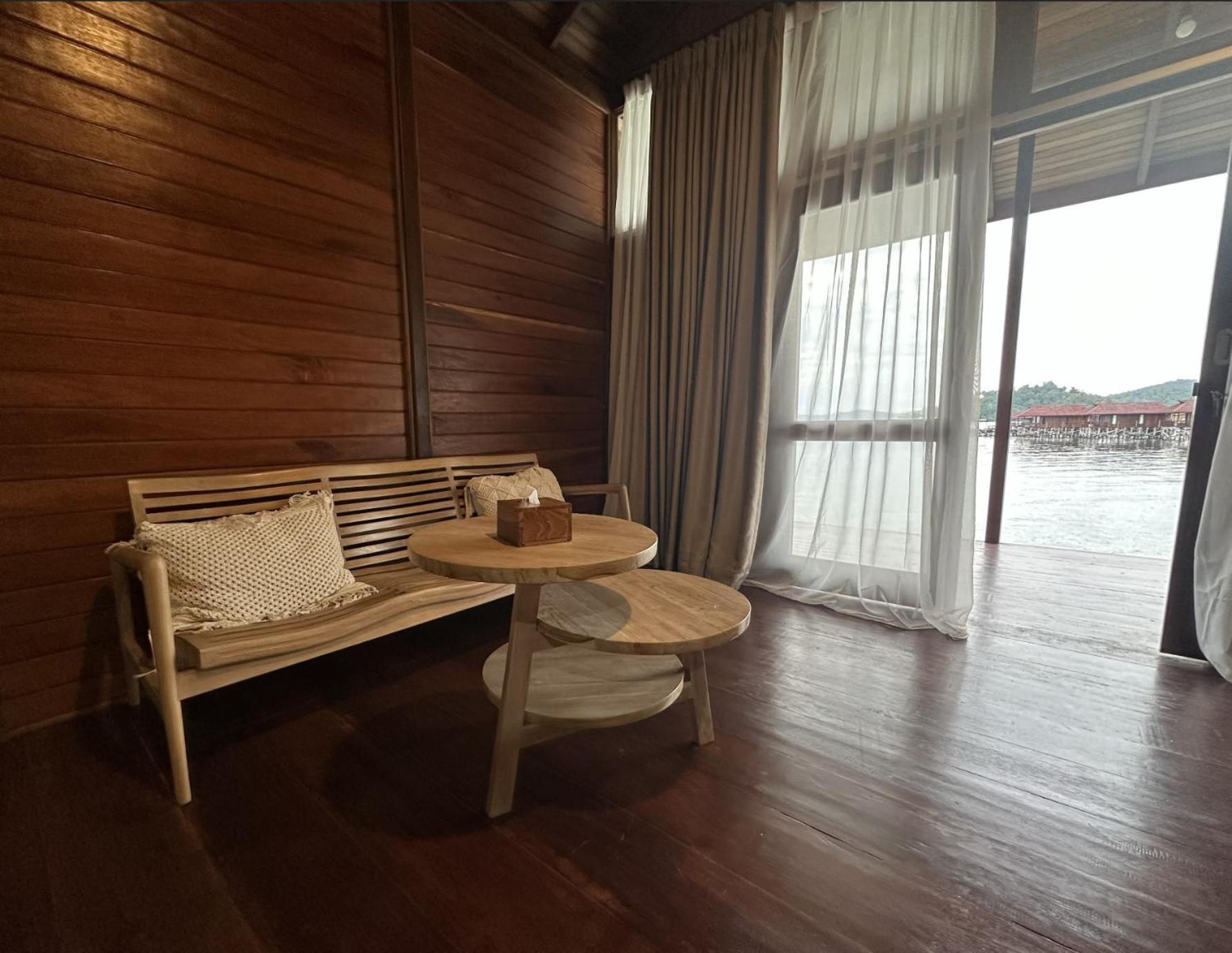 Vogelkopf Resort Tapokreng 外观 照片