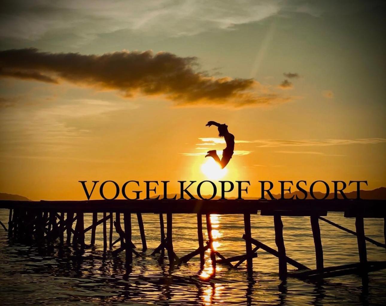 Vogelkopf Resort Tapokreng 外观 照片